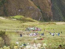 Al menos 20 muertos por autobús que cayó al abismo en remota ruta de Perú Al menos 20 muertos por autobús que cayó al abismo en remota ruta de Perú