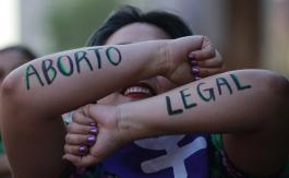 "Será Ley": Comisión de la Convención aprobó iniciativa que incluye derecho al aborto en Chile "Será Ley": Comisión de la Convención aprobó iniciativa que incluye derecho al aborto en Chile
