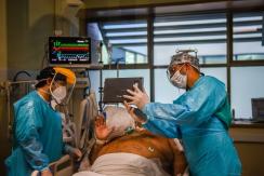 Chile registra más de 30 mil nuevos contagios de COVID-19 en un día y activos bajan de los 120 mil Chile registra más de 30 mil nuevos contagios de COVID-19 en un día y activos bajan de los 120 mil