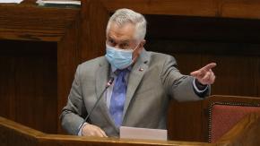 "La vamos a mantener": Ministro Paris ratifica que se seguirá tomando PCR en ingreso a Chile "La vamos a mantener": Ministro Paris ratifica que se seguirá tomando PCR en ingreso a Chile