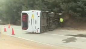 Florida: 11 personas lesionadas tras volcamiento de bus Florida: 11 personas lesionadas tras volcamiento de bus