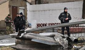 Los ucranianos se despiertan con el estruendo de los bombardeos rusos Los ucranianos se despiertan con el estruendo de los bombardeos rusos