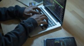 Anonymous declara oficialmente la "guerra cibernética" a Rusia por ataques a Ucrania Anonymous declara oficialmente la "guerra cibernética" a Rusia por ataques a Ucrania