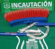 Sorprenden a madre que llevaba droga escondida en una escoba para su hijo en la cárcel de Limache Sorprenden a madre que llevaba droga escondida en una escoba para su hijo en la cárcel de Limache