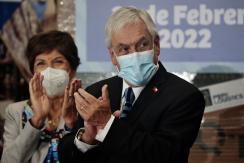 Piñera asegura que cinco chilenos ya lograron salir de Ucrania hacia Polonia Piñera asegura que cinco chilenos ya lograron salir de Ucrania hacia Polonia