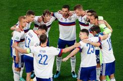FIFA prohíbe himno y bandera de Rusia en todas sus competiciones FIFA prohíbe himno y bandera de Rusia en todas sus competiciones