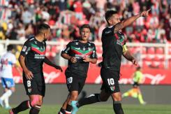 Palestino vence a la UC y le quita el invicto en un partidazo Palestino vence a la UC y le quita el invicto en un partidazo