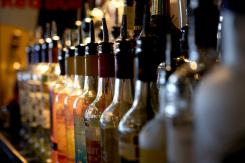 En EEUU botan el vodka ruso y rebautizan cócteles en apoyo a Ucrania