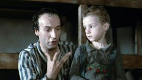 Mamá ucraniana recreó película “La vida es bella”: No quiere que su hija se entere de la guerra Mamá ucraniana recreó película “La vida es bella”: No quiere que su hija se entere de la guerra