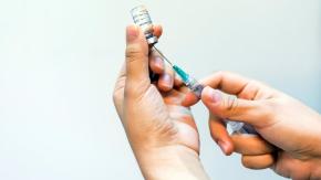 Paris anuncia que Sinovac desarrollará vacuna mixta contra el COVID-19 y la influenza Paris anuncia que Sinovac desarrollará vacuna mixta contra el COVID-19 y la influenza