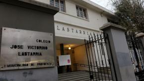 Funa, protesta y querella: ¿Qué pasó en el Liceo Lastarria de Providencia? Funa, protesta y querella: ¿Qué pasó en el Liceo Lastarria de Providencia?