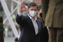 Sin corbata: Así es el retrato oficial del Presidente Gabriel Boric Sin corbata: Así es el retrato oficial del Presidente Gabriel Boric