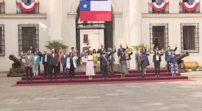 La primera foto del Presidente Boric en La Moneda junto a su gabinete La primera foto del Presidente Boric en La Moneda junto a su gabinete
