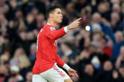 Ronaldo se luce con hattrick y se convierte en máximo goleador de la historia en partidos oficiales Ronaldo se luce con hattrick y se convierte en máximo goleador de la historia en partidos oficiales