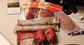 Mujer encontró iPhone de importante empresario: Le regaló jamones y paté de agradecimiento Mujer encontró iPhone de importante empresario: Le regaló jamones y paté de agradecimiento