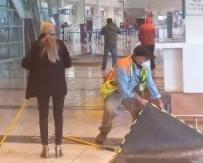 Aeropuerto de Calama se inunda en medio de fuerte lluvia en el norte Aeropuerto de Calama se inunda en medio de fuerte lluvia en el norte