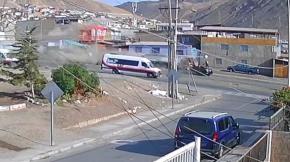 Se dio a la fuga: Camión choca a cuatro vehículos y por poco arrolla a ciclista en Antofagasta Se dio a la fuga: Camión choca a cuatro vehículos y por poco arrolla a ciclista en Antofagasta