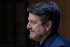 "Un verdadero papelón": Gobernador Orrego fustiga robo de armas de dependencias del Ejército "Un verdadero papelón": Gobernador Orrego fustiga robo de armas de dependencias del Ejército