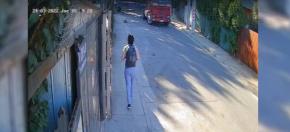 Joven se salvó de ser aplastado tras peligrosa maniobra de camión en Valparaíso Joven se salvó de ser aplastado tras peligrosa maniobra de camión en Valparaíso