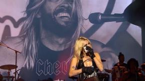 Miley Cyrus rompe en llanto al dedicarle canción a Taylor Hawkins en Lollapalooza Brasil Miley Cyrus rompe en llanto al dedicarle canción a Taylor Hawkins en Lollapalooza Brasil
