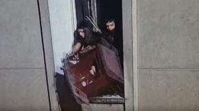 Los testimonios del icónico ingreso de una turba que saqueó un departamento en Santiago Los testimonios del icónico ingreso de una turba que saqueó un departamento en Santiago