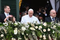 El papa dice que se plantea ir a Ucrania: "Sí, está sobre la mesa" El papa dice que se plantea ir a Ucrania: "Sí, está sobre la mesa"