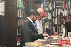 Los cinco libros que compró el Presidente Boric en su visita oficial a Argentina Los cinco libros que compró el Presidente Boric en su visita oficial a Argentina