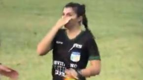 DT le da cabezazo a jueza de línea en Brasil: La acusó de intentar "aprovecharse" por ser mujer DT le da cabezazo a jueza de línea en Brasil: La acusó de intentar "aprovecharse" por ser mujer