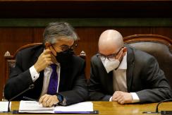 Autoridades de gobierno y parlamentarios podrán retirar el 10% en proyecto que propone el Ejecutivo Autoridades de gobierno y parlamentarios podrán retirar el 10% en proyecto que propone el Ejecutivo