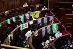 Pleno de la Convención rechaza artículos que buscaban consagrar una "democracia paritaria" Pleno de la Convención rechaza artículos que buscaban consagrar una "democracia paritaria"