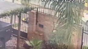 Policía mata de un balazo en la cabeza a delincuente: Intentó robarle una moto a una pareja Policía mata de un balazo en la cabeza a delincuente: Intentó robarle una moto a una pareja