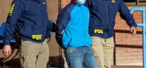 PDI detuvo a joven de 18 años que hizo las amenazas de "masacre" en colegio de Quinta Normal PDI detuvo a joven de 18 años que hizo las amenazas de "masacre" en colegio de Quinta Normal
