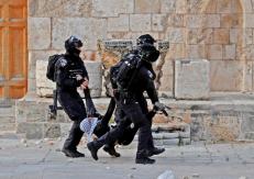 Israel prohíbe a los palestinos de Gaza trabajar en su territorio tras disparos de cohetes Israel prohíbe a los palestinos de Gaza trabajar en su territorio tras disparos de cohetes