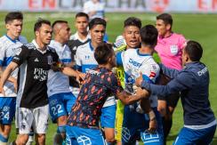 Árbitro consigna insultos, proyectiles y una riña en su informe del partido entre la UC y Colo Colo Árbitro consigna insultos, proyectiles y una riña en su informe del partido entre la UC y Colo Colo