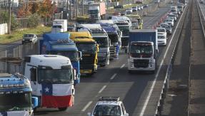 Camioneros movilizados critican a grandes gremios que se restaron del paro: "No son representativos"