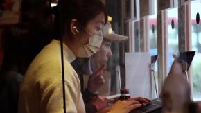 Café en Japón impide a clientes "sacar la vuelta": no se pueden ir hasta que terminen sus tareas Café en Japón impide a clientes "sacar la vuelta": no se pueden ir hasta que terminen sus tareas