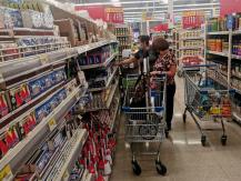 Inflación: El bono del gobierno para compensar el alza de la Canasta Básica de Alimentos Inflación: El bono del gobierno para compensar el alza de la Canasta Básica de Alimentos
