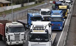 Gobierno confirma aplicación de Ley de Seguridad del Estado contra camioneros Gobierno confirma aplicación de Ley de Seguridad del Estado contra camioneros