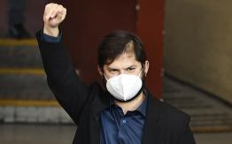 Boric afirma que votará apruebo en plebiscito de salida: "Soy partidario de una nueva Constitución" Boric afirma que votará apruebo en plebiscito de salida: "Soy partidario de una nueva Constitución"