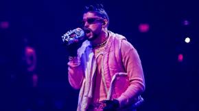 Con vestido y tiara: Bad Bunny se dejó ver con llamativo atuendo que llevará en la Met Gala 2022 Con vestido y tiara: Bad Bunny se dejó ver con llamativo atuendo que llevará en la Met Gala 2022
