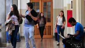 Condonación del CAE: Qué se sabe hasta el momento de la propuesta y a quiénes beneficiaría Condonación del CAE: Qué se sabe hasta el momento de la propuesta y a quiénes beneficiaría