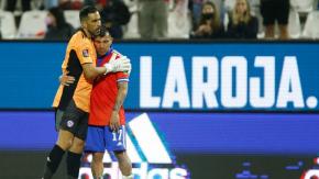 "¿Millonario? Se dice trabajador": La respuesta de Medel a Patricio Navia (y el respaldo de Bravo) "¿Millonario? Se dice trabajador": La respuesta de Medel a Patricio Navia (y el respaldo de Bravo)