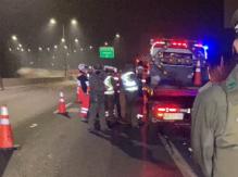 Mujer muere en choque contra una grúa de asistencia en la Costanera Norte Mujer muere en choque contra una grúa de asistencia en la Costanera Norte