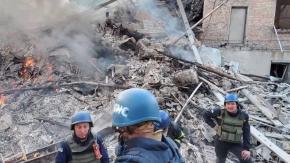 Guerra en Ucrania: Kiev confirma dos muertes y estima otras 60 tras la explosión de bomba en escuela Guerra en Ucrania: Kiev confirma dos muertes y estima otras 60 tras la explosión de bomba en escuela