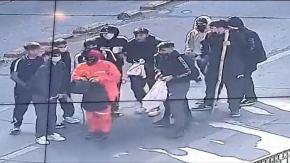 Carabineros detiene a sujeto que fabricaba elementos incendiarios en manifestación de estudiantes Carabineros detiene a sujeto que fabricaba elementos incendiarios en manifestación de estudiantes