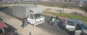 Secuestro en San Bernardo: Conductor y peoneta fueron amenazados con armas de fuego Secuestro en San Bernardo: Conductor y peoneta fueron amenazados con armas de fuego