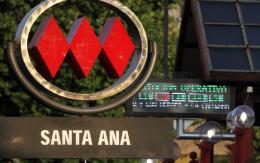 Cierran estación Santa Ana del Metro por manifestaciones al interior Cierran estación Santa Ana del Metro por manifestaciones al interior