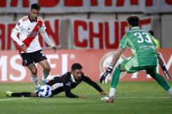 Colo-Colo es goleado por River Plate y deberá ganarle a Fortaleza para seguir en Copa Libertadores Colo-Colo es goleado por River Plate y deberá ganarle a Fortaleza para seguir en Copa Libertadores