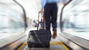Mujer hizo falsa amenaza de bomba en aeropuerto para que su novio no perdiera el vuelo Mujer hizo falsa amenaza de bomba en aeropuerto para que su novio no perdiera el vuelo