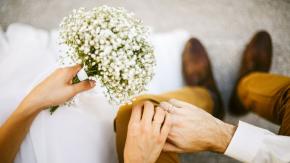 ¿Clasismo o extravagancia? Critican a pareja por contratar micros para llevar invitados a su boda ¿Clasismo o extravagancia? Critican a pareja por contratar micros para llevar invitados a su boda